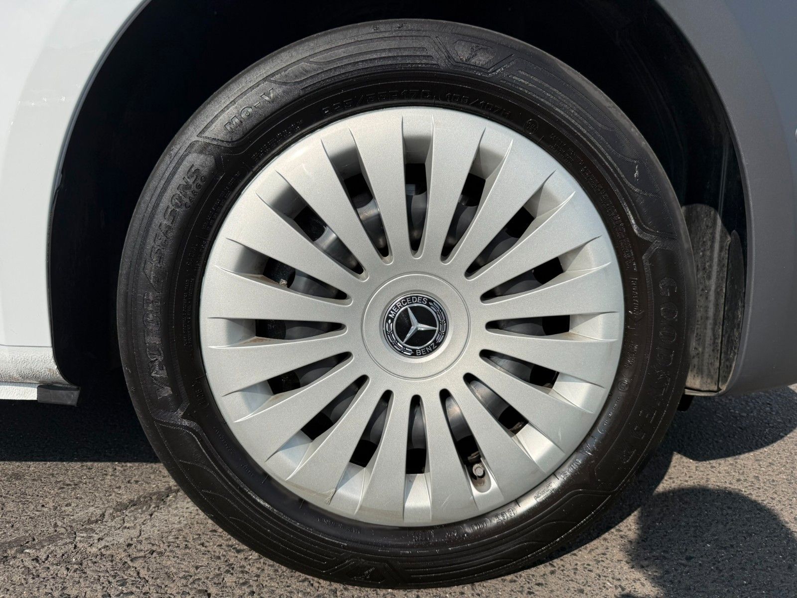 Fahrzeugabbildung Mercedes-Benz Vito 116 CDI 9G Klima Kamera SHZ