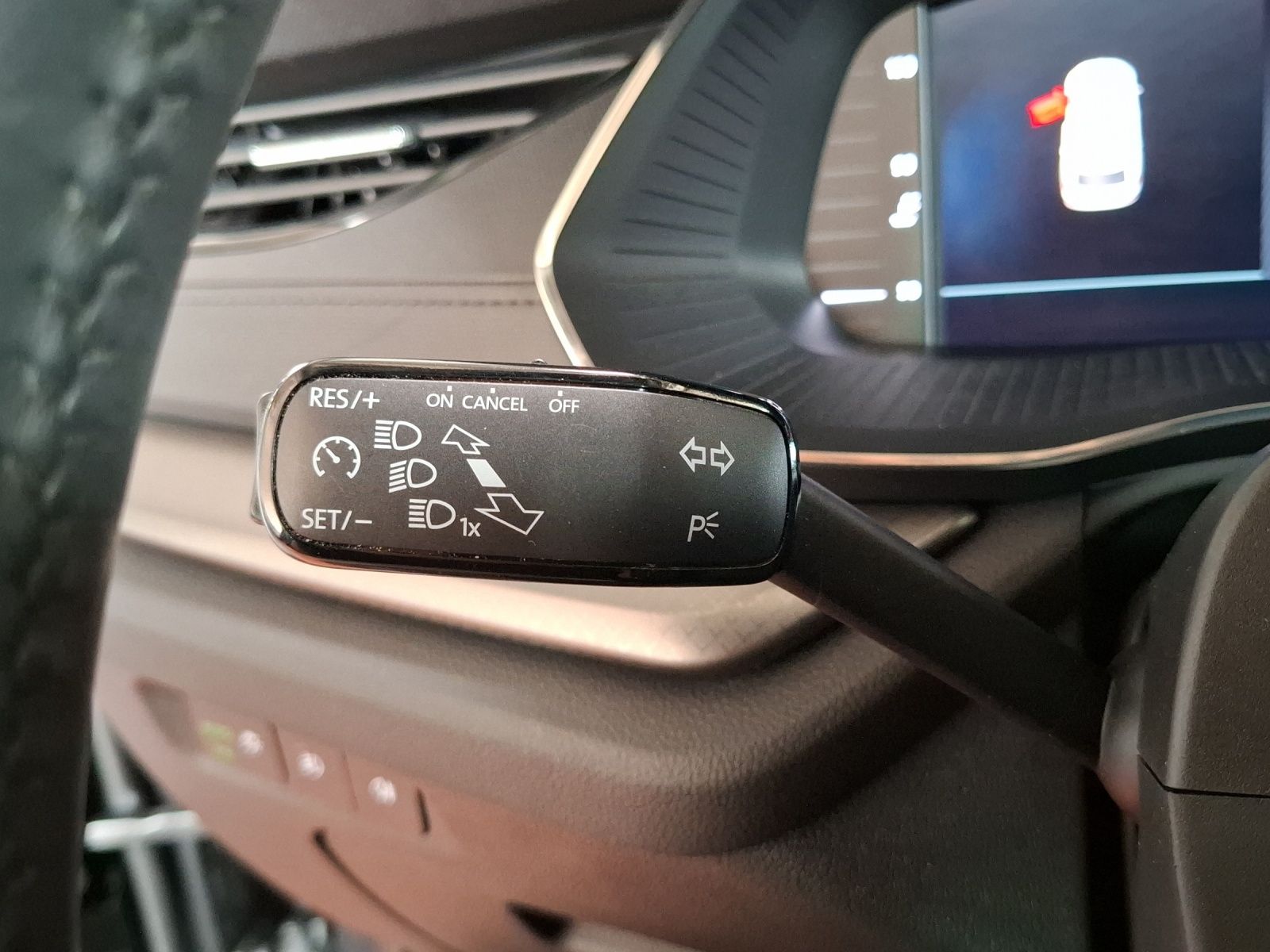 Fahrzeugabbildung SKODA Octavia Combi TDI Ambition LED Navi ACC PDC SH
