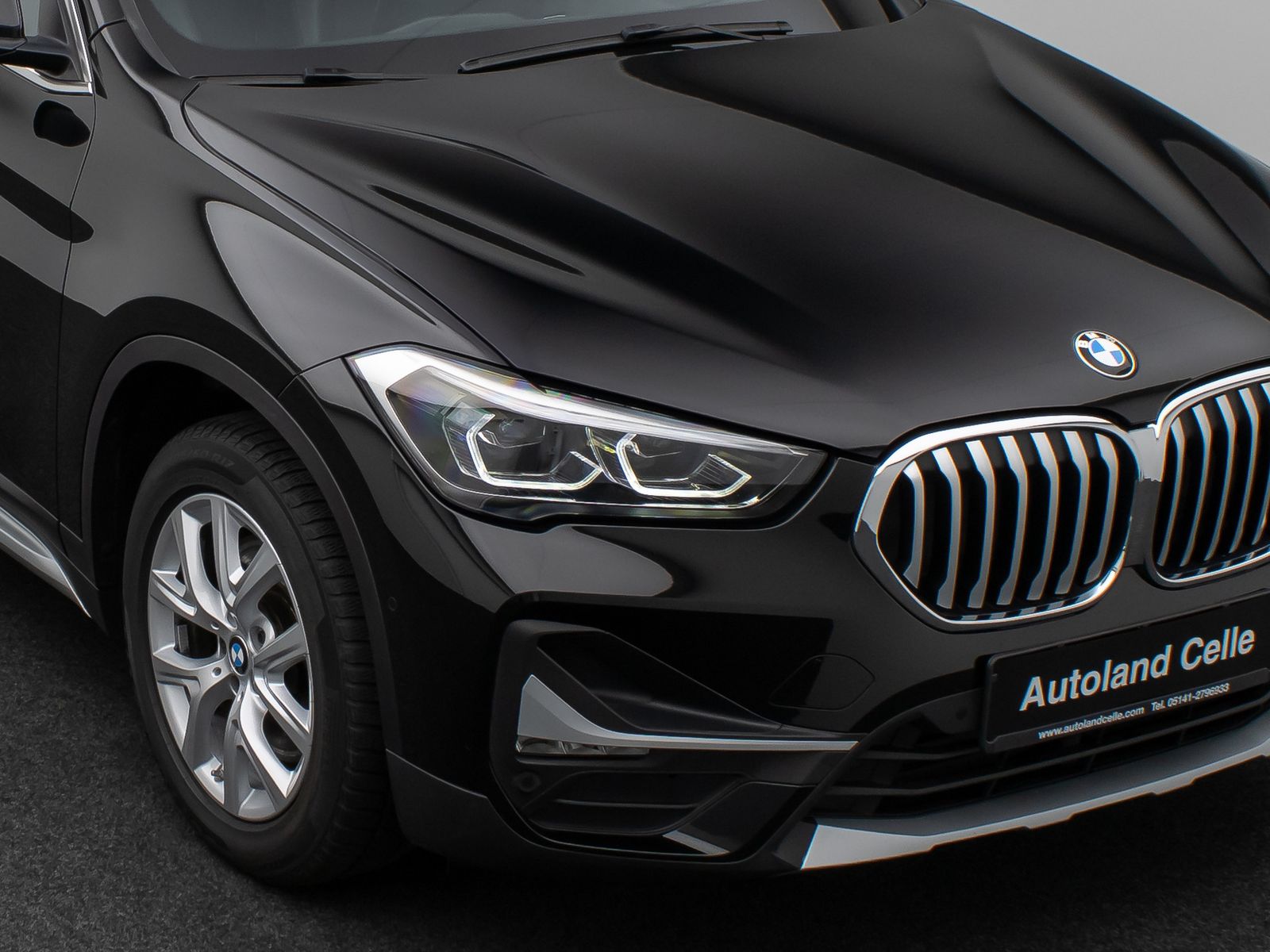 Fahrzeugabbildung BMW X1 xD25e xLine Panorama Kamera HUD DAB Komfort