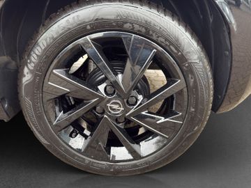 Fotografie des Opel Corsa F Kamera LED Sitzheizung Allwetterreifen