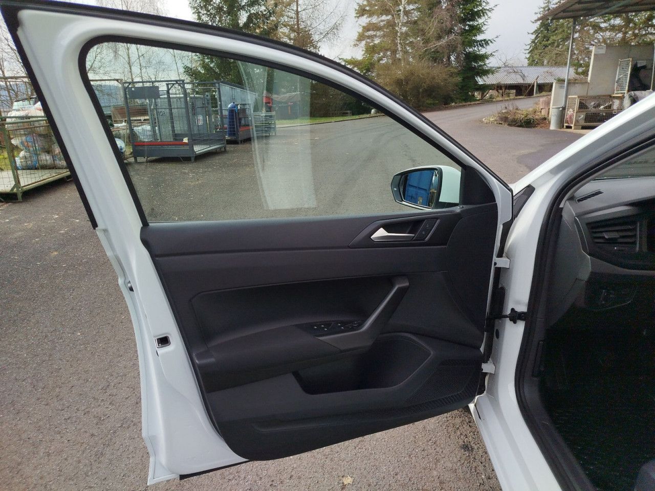Fahrzeugabbildung Volkswagen Polo Basis-Modell 1.0 59 kW 5-Gang