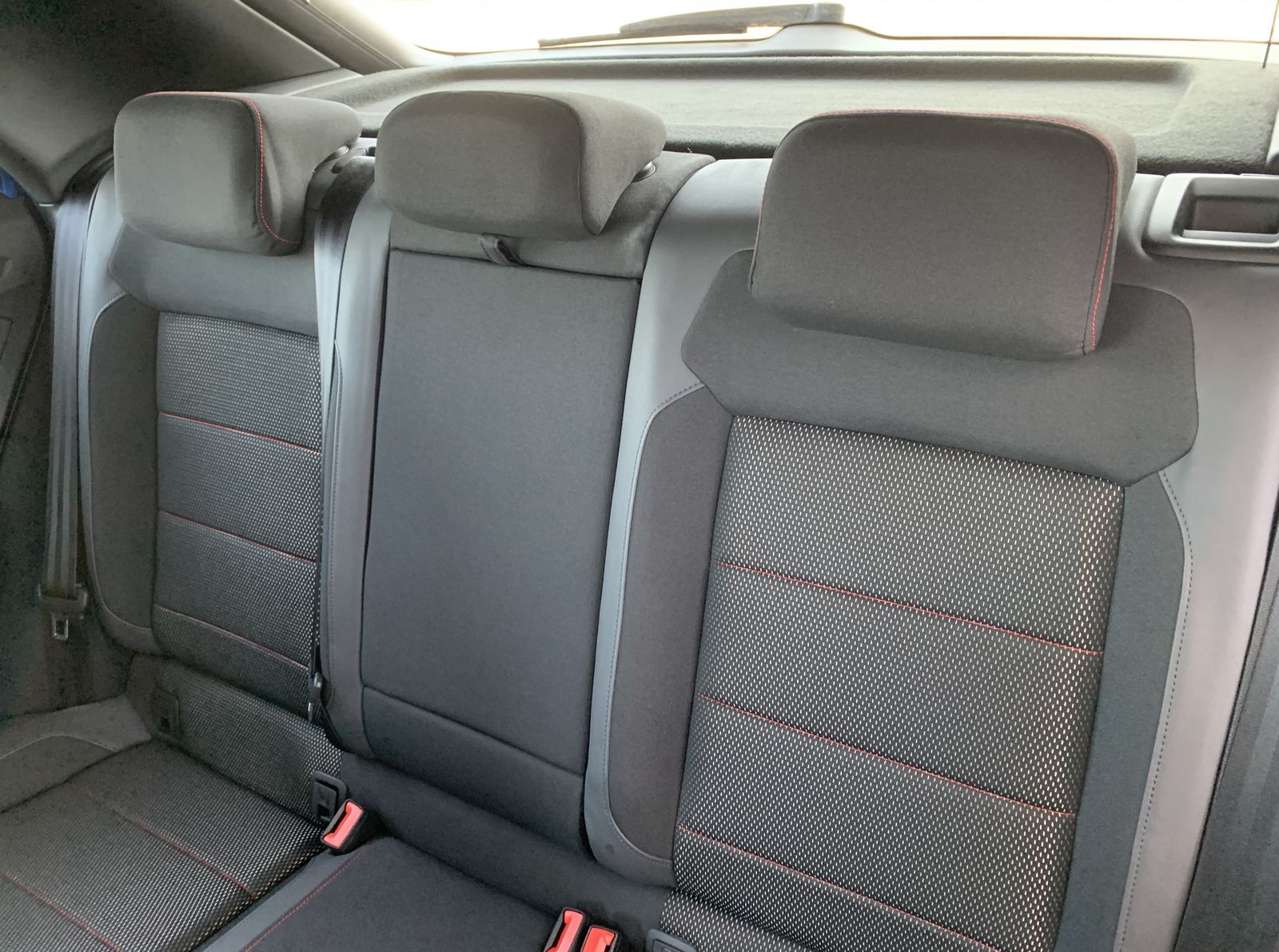 Fahrzeugabbildung Volkswagen T-Roc 1.5 TSI*Sport*LED*ACC*Spur*Navi*SHZ*