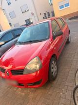Volkswagen Renault Clio - Volkswagen LT aus 2007