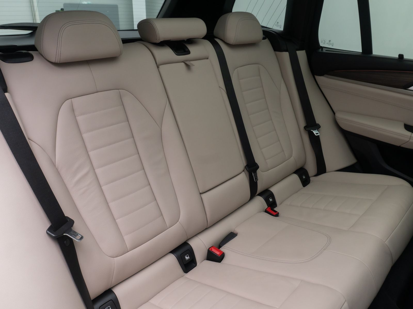 Fahrzeugabbildung BMW X3 xD20d M Sport Kamera Panorama HUD DAB HiFi