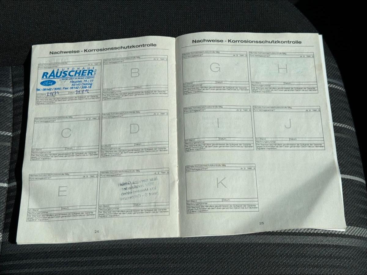 Ford Focus 2010 — photo 24
