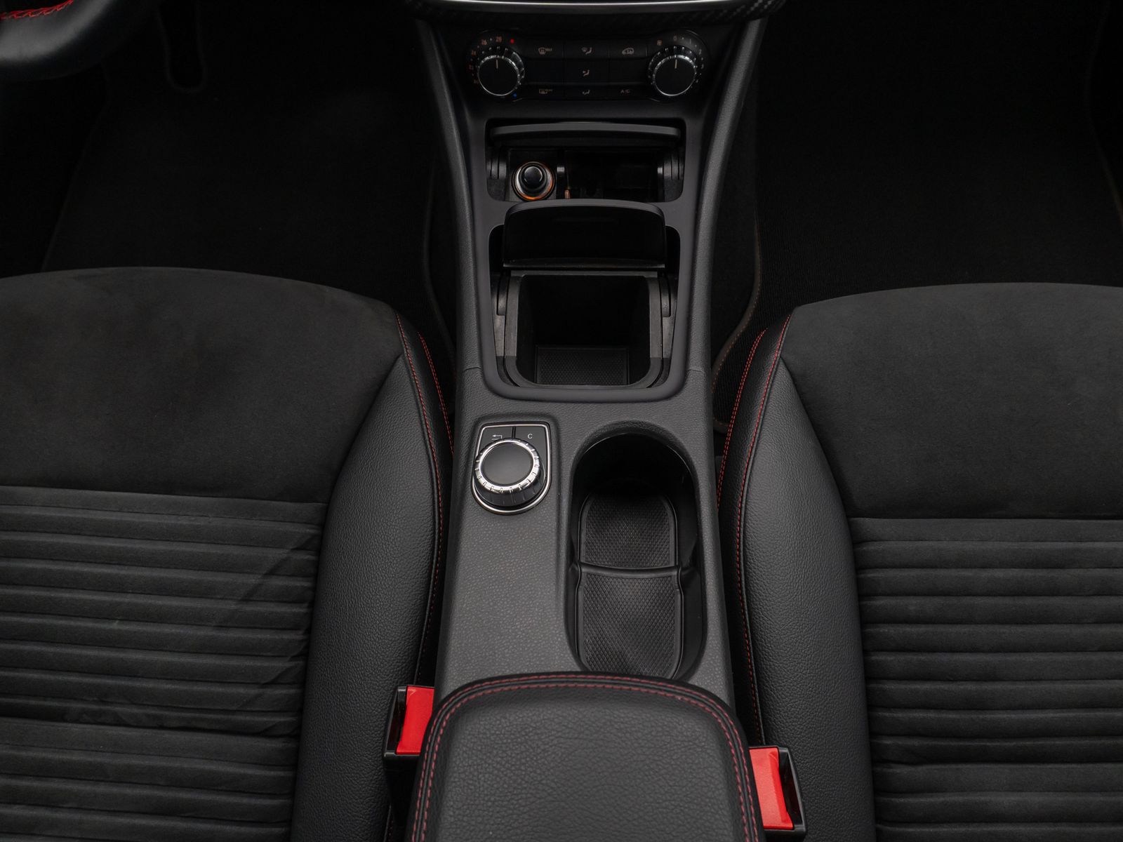 Fahrzeugabbildung Mercedes-Benz A 200 AMG Sport Kamera BiXenon Tempomat Alcantar