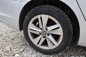 Volkswagen Golf - 8