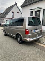 Volkswagen T6 Multivan Highline Mojawe Beige Metallic - mit Diesel-Antrieb: mit Klimaanlage, Metallic