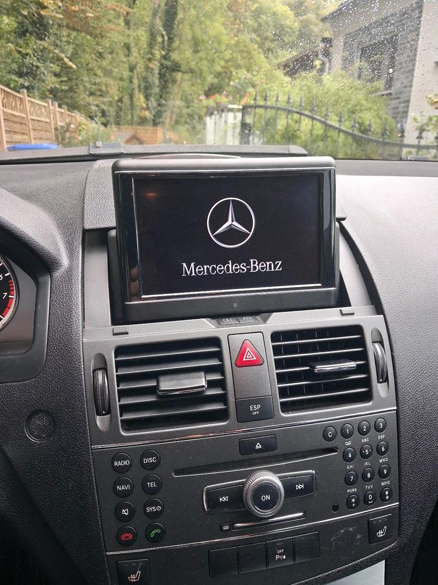 Mercedes-Benz C180 2010 — photo 12