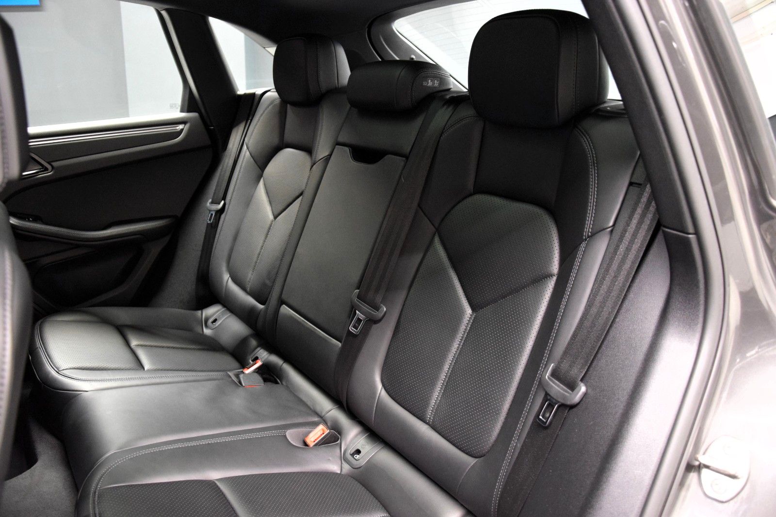 Fahrzeugabbildung Porsche Macan PDLS Leder Pano Memory PASM Kamera CarPlay