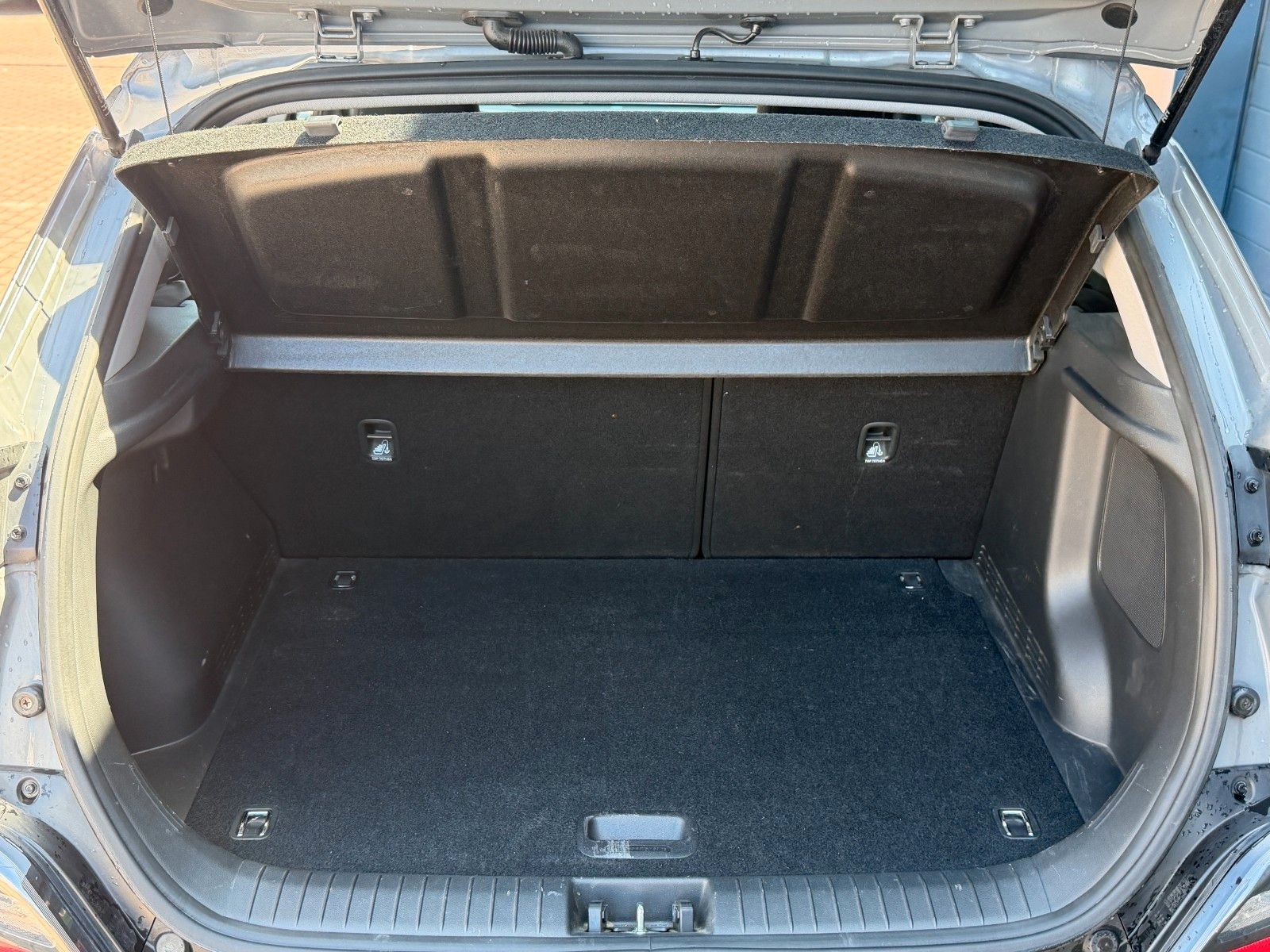 Fahrzeugabbildung Hyundai Hyundai KONA 1.6 GDi Hybrid Trend *Navi*LED*RFK*