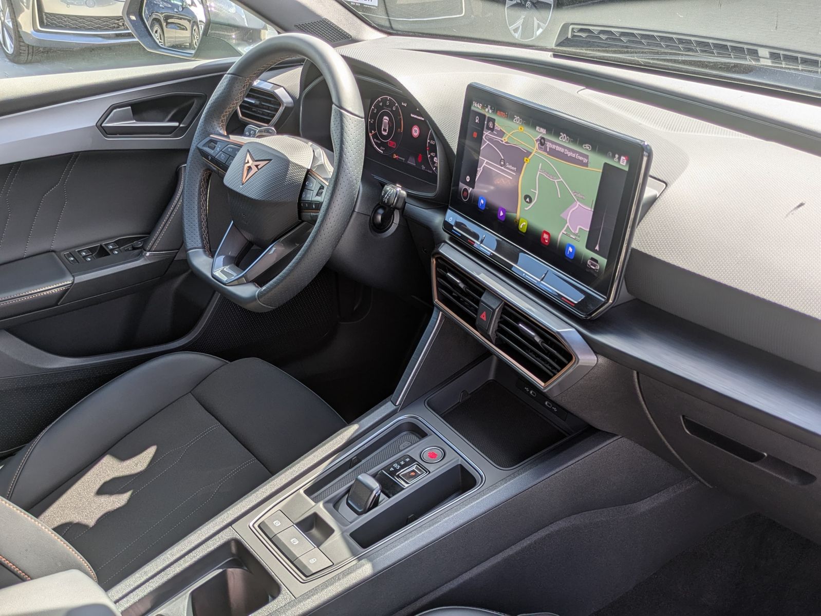 Fahrzeugabbildung CUPRA Leon 1.5 eTSI DSG MATRIX-LED*ACC*APP*KAMERA*18"