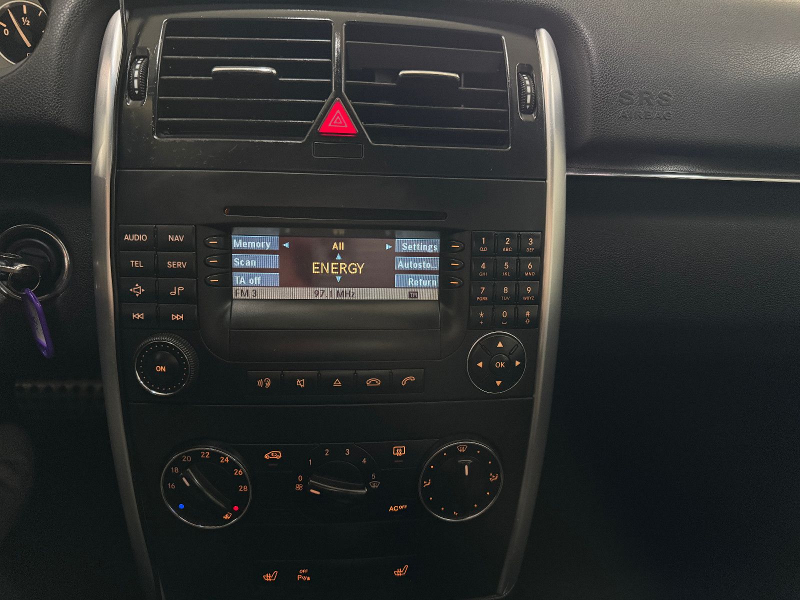 Fahrzeugabbildung Mercedes-Benz B 200 CDI AUTOMATIK SPORTPAKET BI-XENON KAMERA