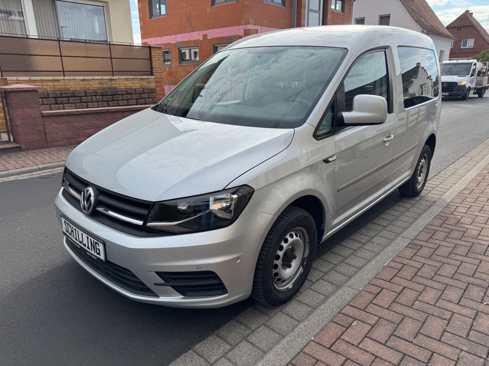 Volkswagen Caddy - 1