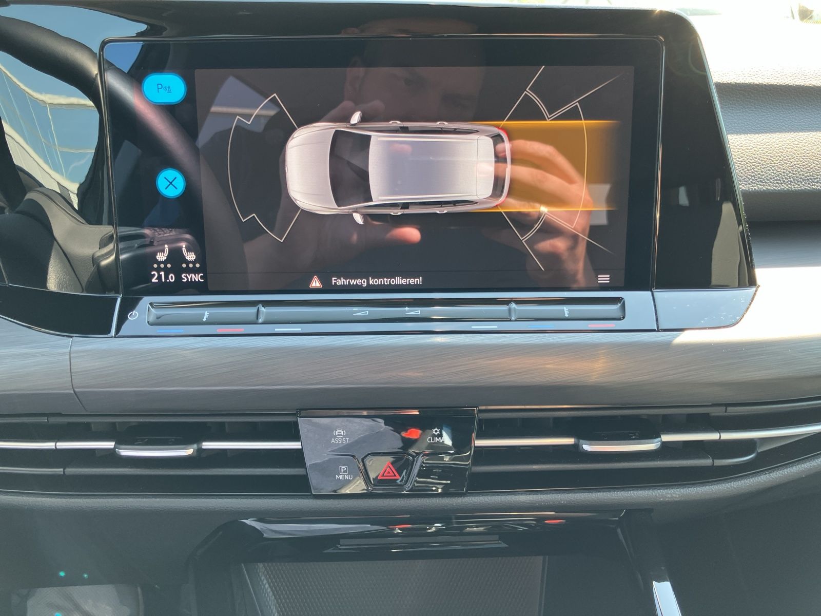 Fahrzeugabbildung Volkswagen Golf VIII Variant TDI Style DSG LEDplus Navi AID
