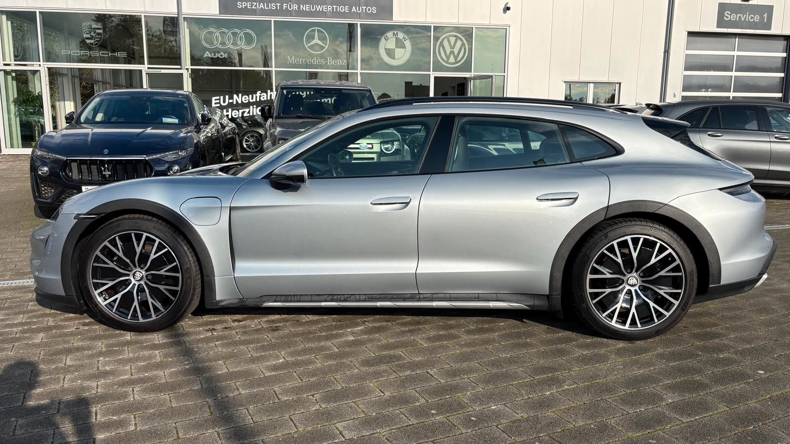Fahrzeugabbildung Porsche Taycan Cross Turismo 4/Innodrive/HUD/Top!
