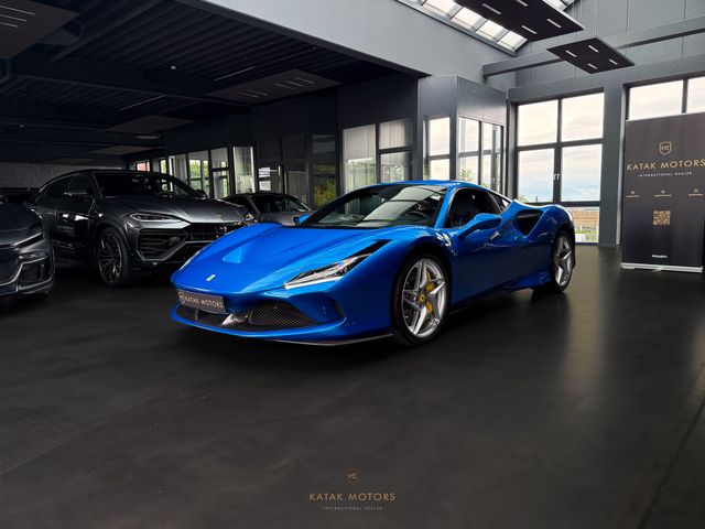 FERRARI F8