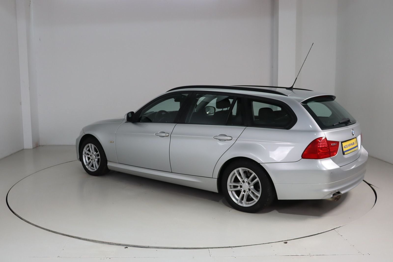 Fahrzeugabbildung BMW 320 d Touring
