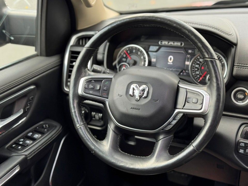 Fahrzeugabbildung Dodge RAM1500 CrewCab Laramie 5.7 HEMI 4x4 Panorama