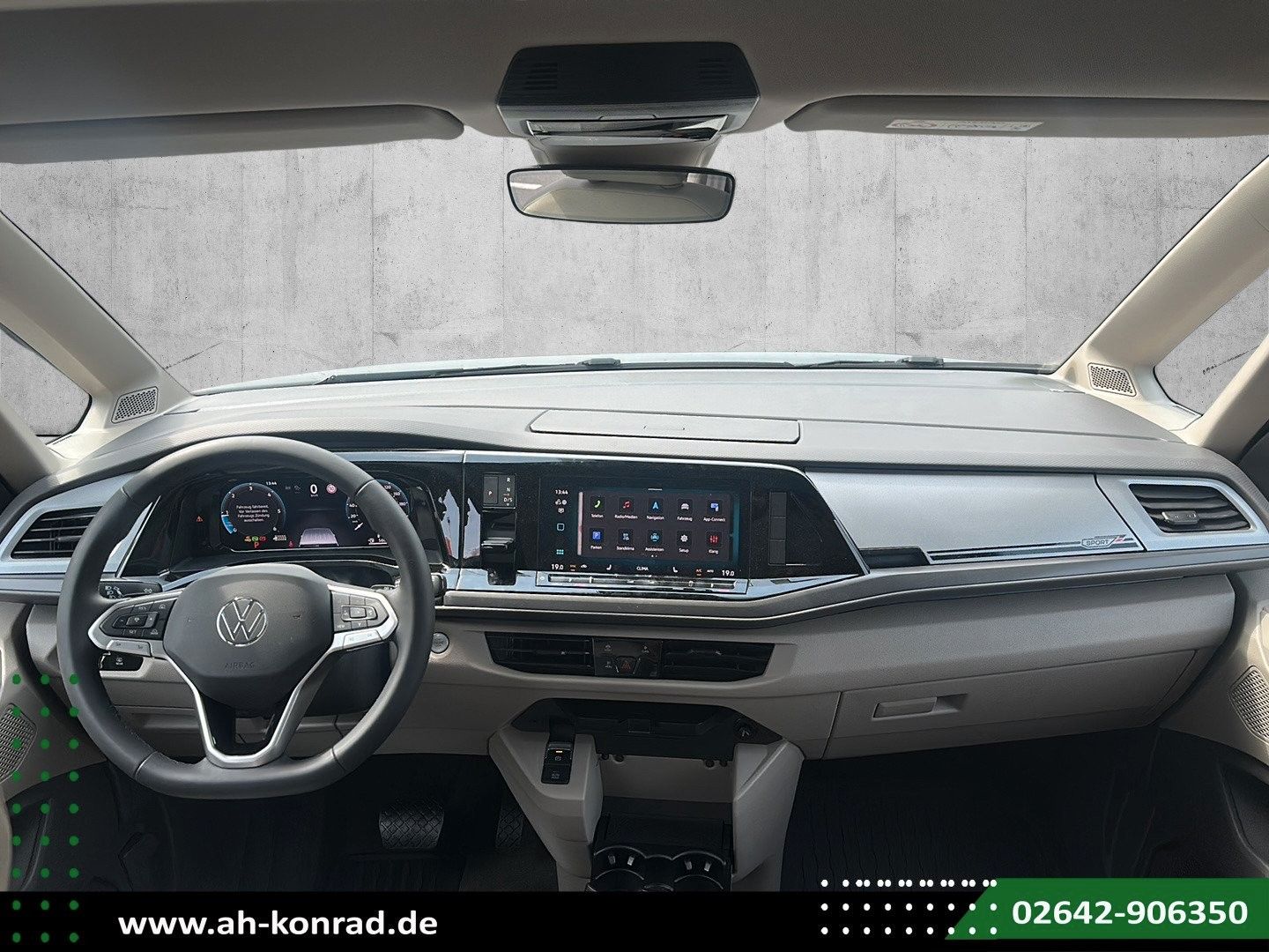 Fahrzeugabbildung Volkswagen T7 Multivan 2.0 TDI LR DSG+NAVI+ST-HZG.+AHK+Pano