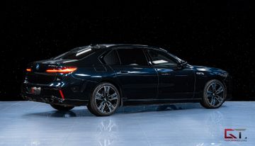 BMW M760 - 7