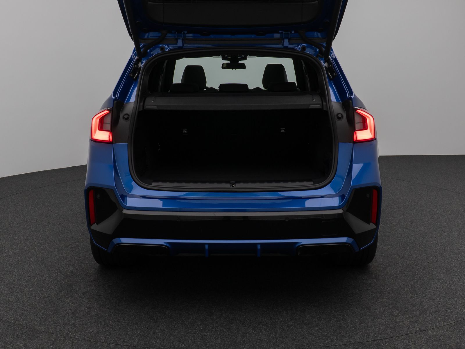 Fahrzeugabbildung BMW iX1 xD30 M Sport Pro Panorama 360°HUD DAB H/K