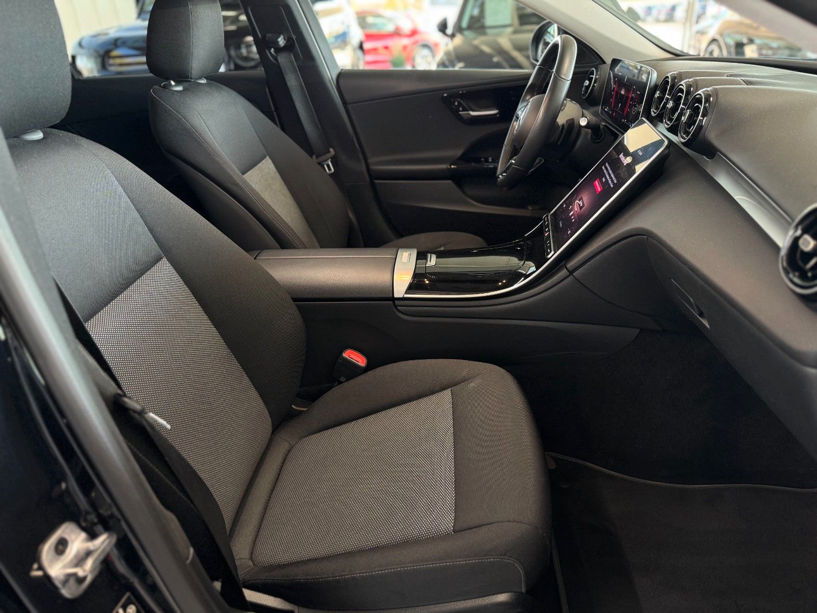 Fahrzeugabbildung Mercedes-Benz C 200 d T Avantgarde Night-Paket Business-Paket