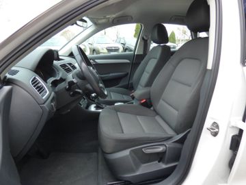 Bild 10 Audi Q3 1.4 TFSI Basis, S-Line, Navi, AHK