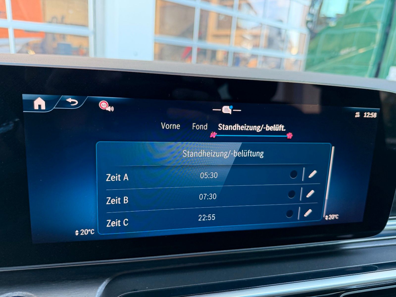 Fahrzeugabbildung Mercedes-Benz V 300 d AVA 4MATIC Liege AHK2,5to AIRMATIC Stdh