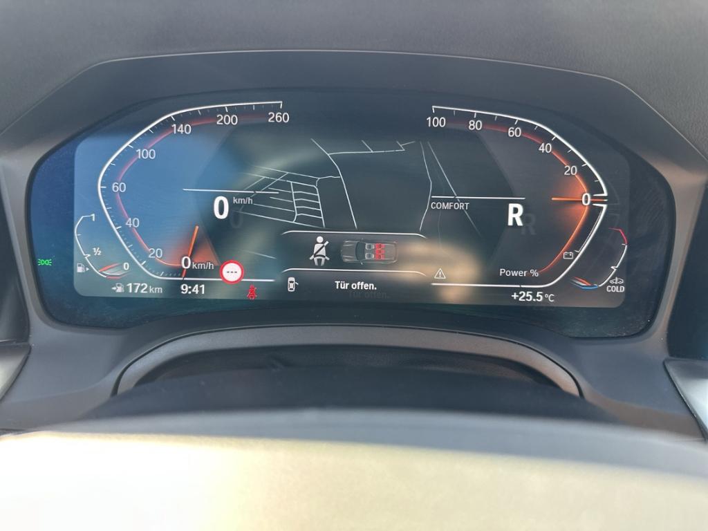 BMW 320 iA Touring SportLine ACC LED SHZ Navi PDCv+h