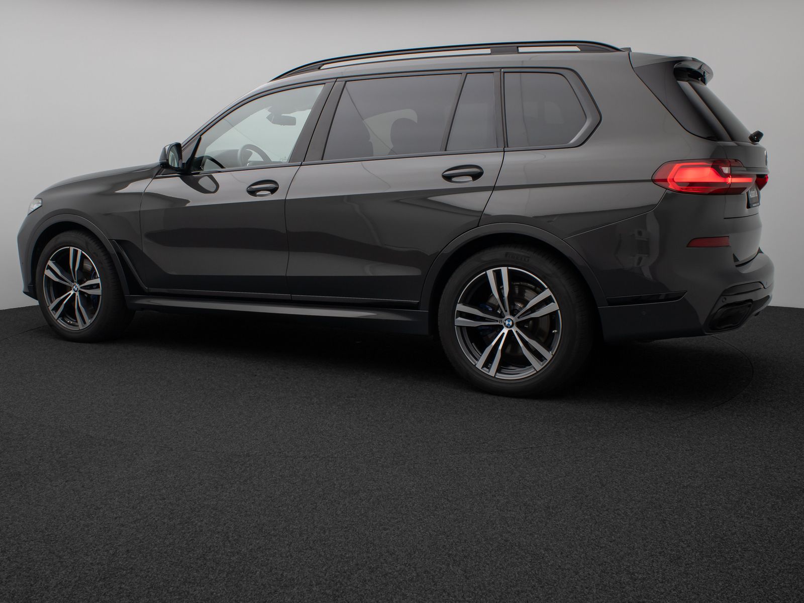 Fahrzeugabbildung BMW X7 xD40d M Sport Panorama 360° SoftCL HUD DAB