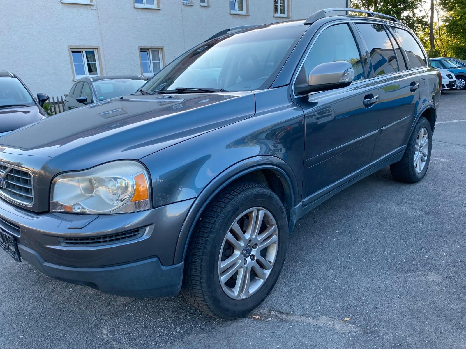 Volvo XC90 D5 Summum LEDER NAVI XENON 7-SITZE TÜV07.26