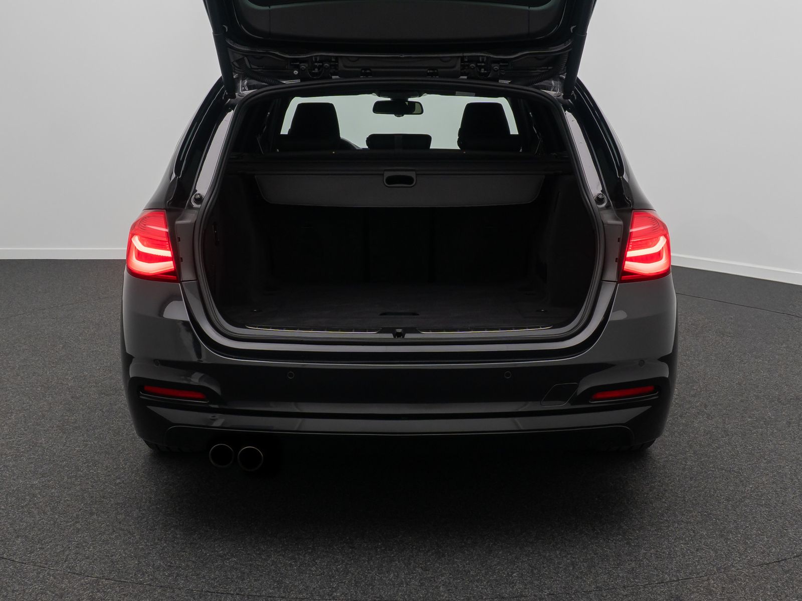 Fahrzeugabbildung BMW 320i GeschwindigReg ParkAss DAB H/K FernlichtAss