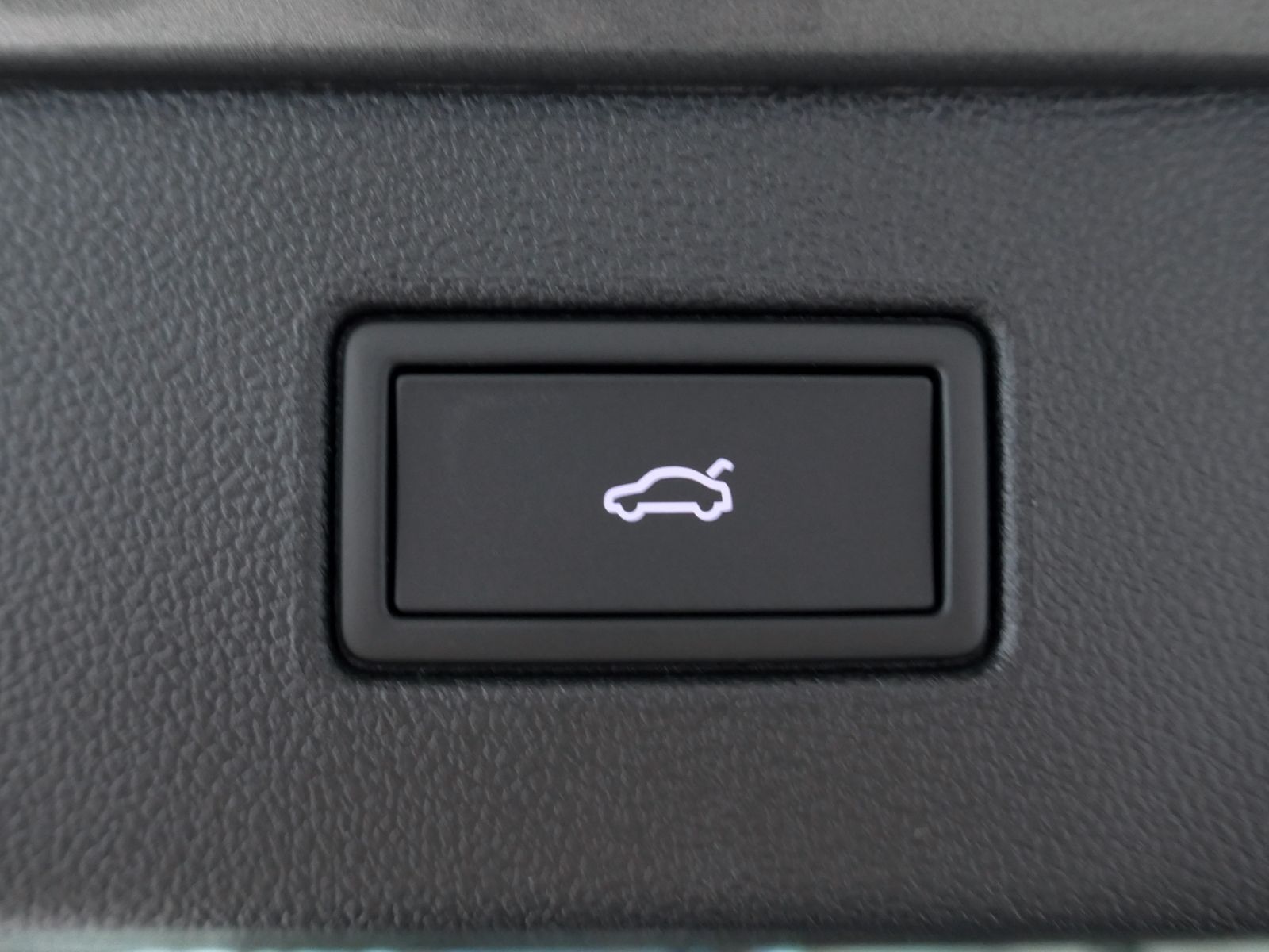 Fahrzeugabbildung Volkswagen T-Roc Style 1.5 eTSI DSG | LED AHK RFK ACC Navi