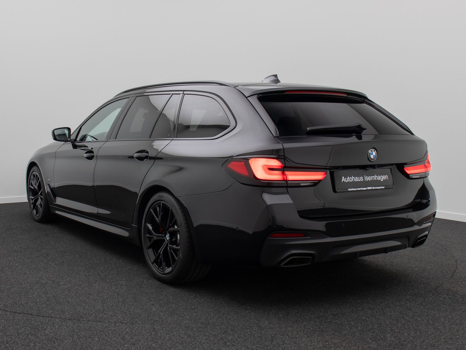 Fahrzeugabbildung BMW 540d xD M Sport Individual HUD DAB H/K Laser
