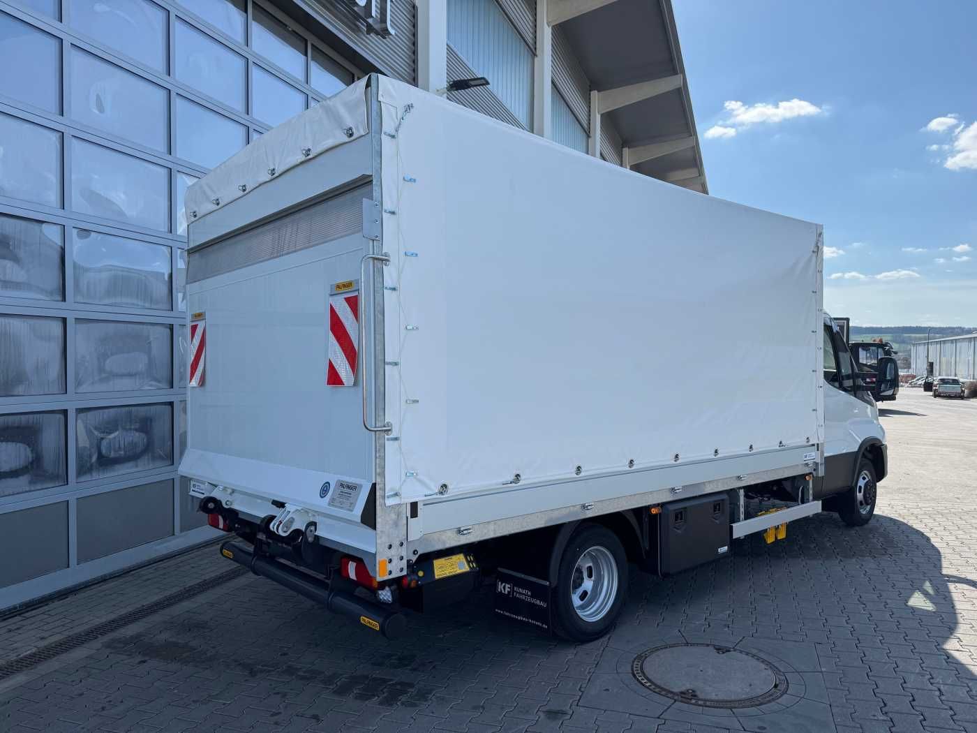 Fahrzeugabbildung Iveco Daily 50C16 HA8 Pritsche+Plane *LBW* 3x