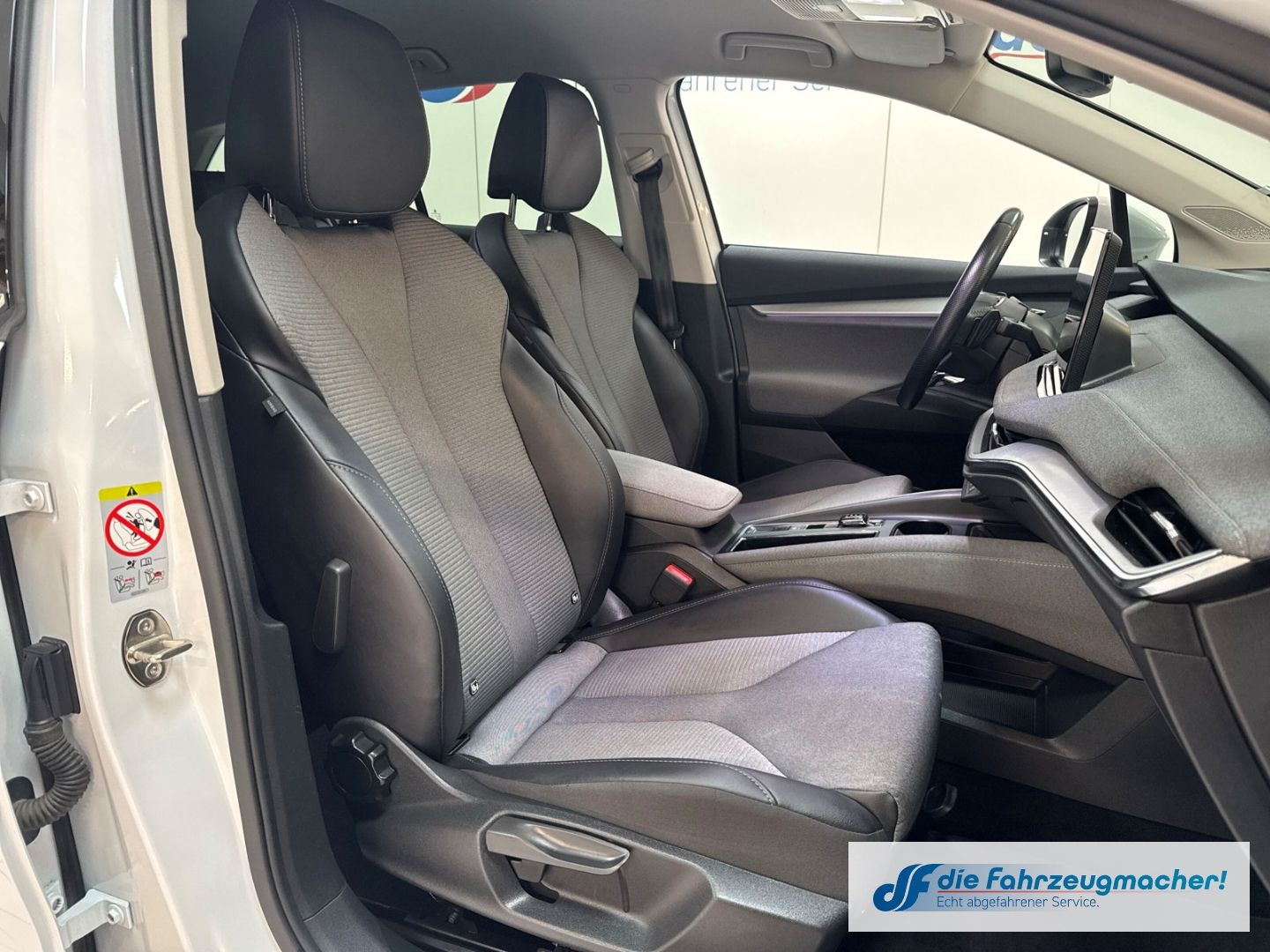 Fahrzeugabbildung SKODA Enyaq 80 Loft Navi Digitales Cockpit Memory Sitz