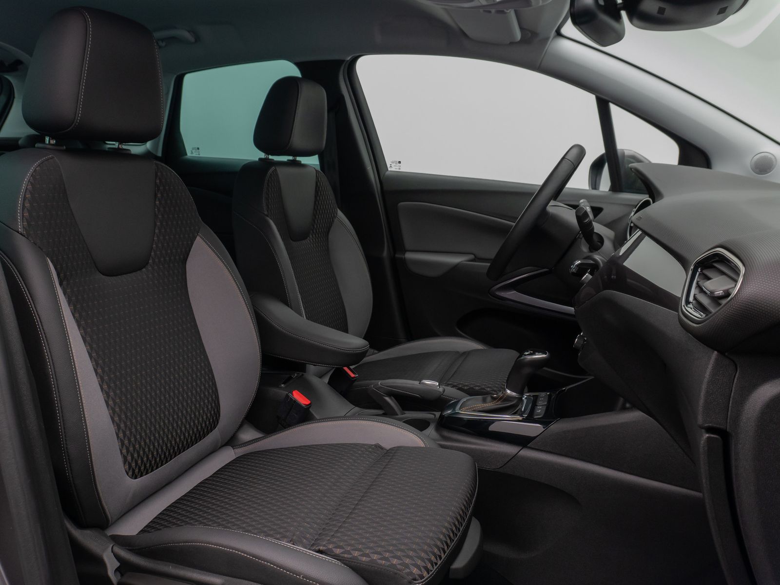 Fahrzeugabbildung Opel Crossland Innovation Kamera Navi L-hzg LED AHK