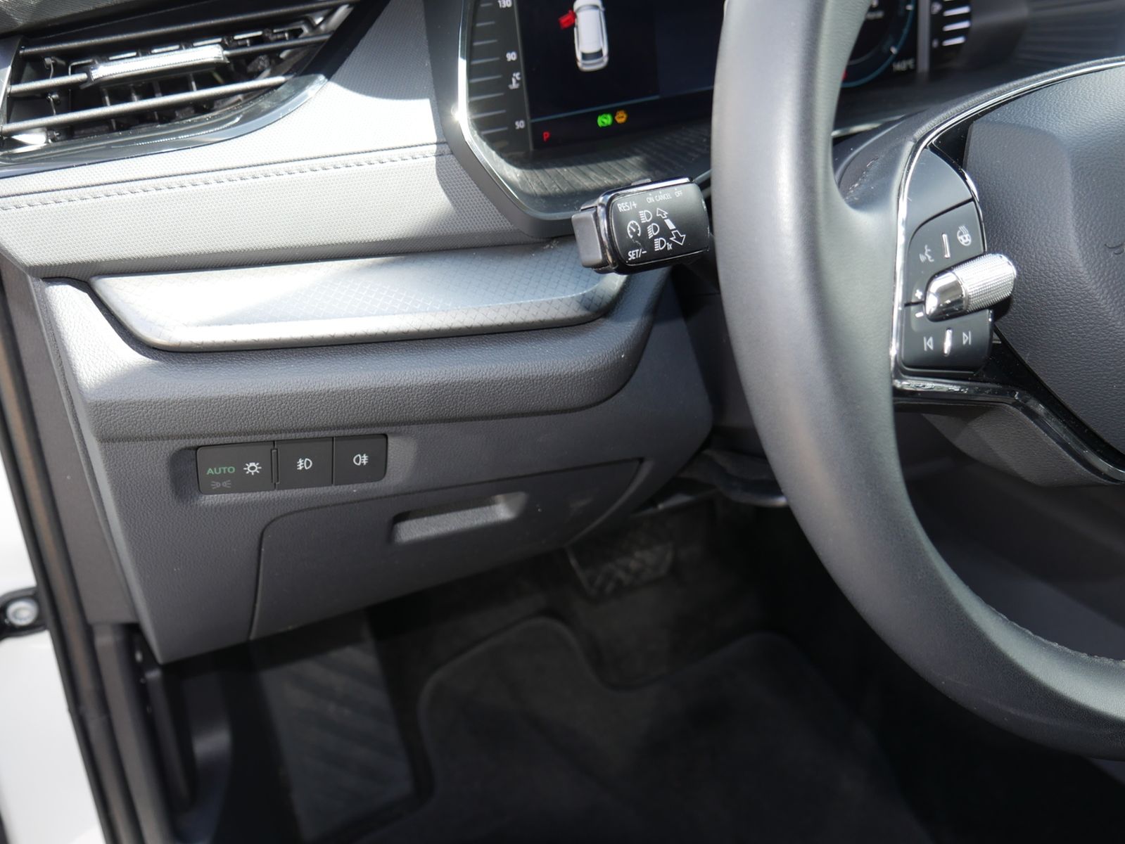 Skoda Octavia Combi 2.0 TDI Ambition DSG NAVI TEMPOMAT foto 10