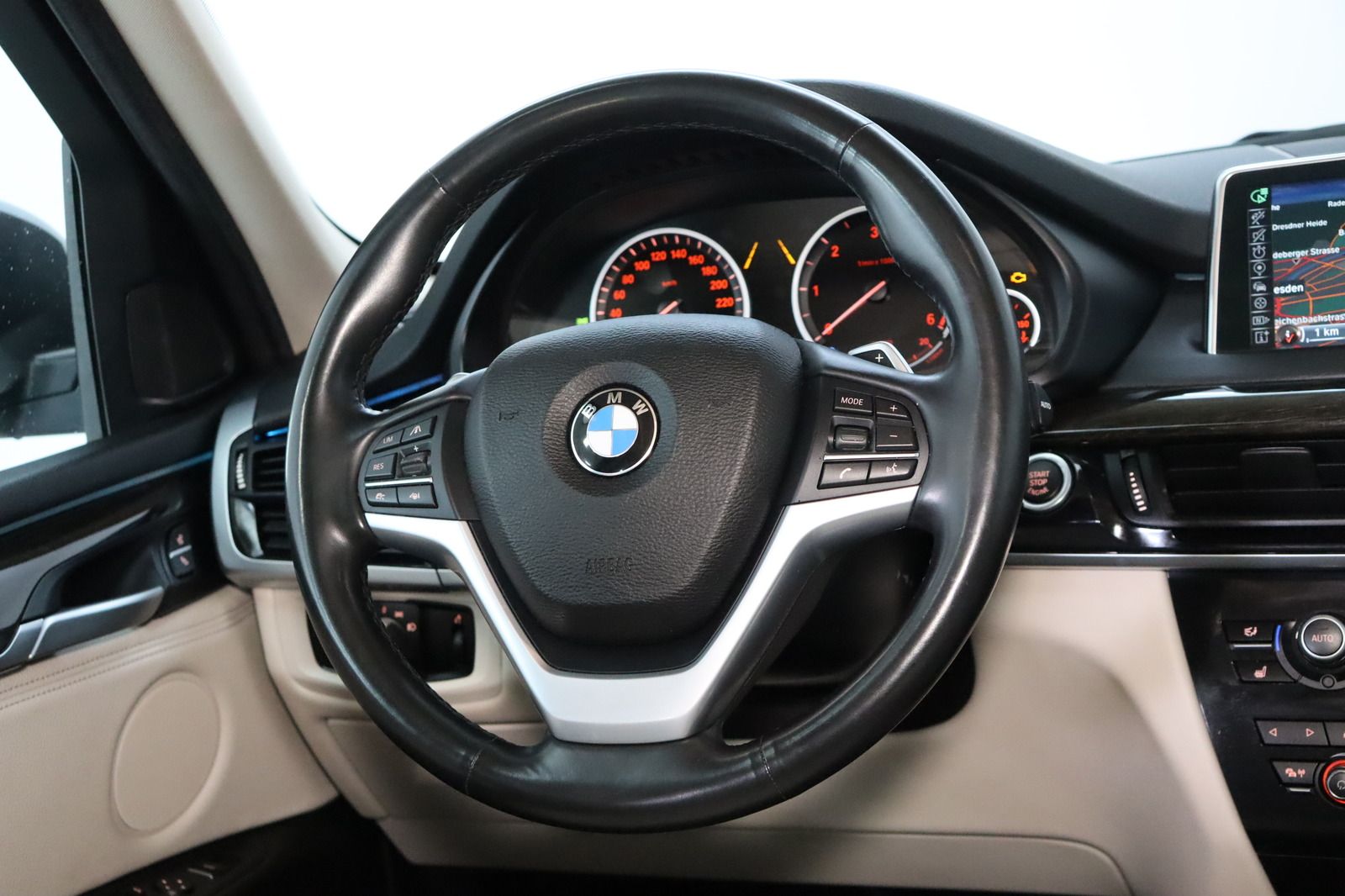 Fahrzeugabbildung BMW X5 xDrive30d * HUD* Pano * Memory * RFK *