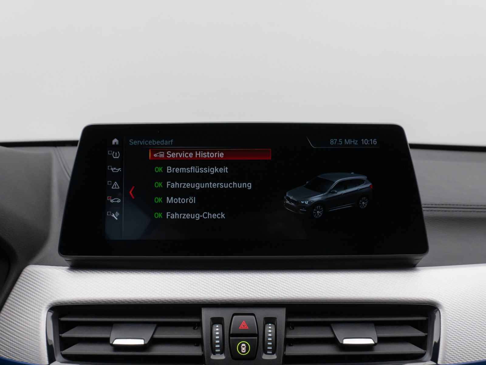 Fahrzeugabbildung BMW X1 xD25e M Sport Kamera HUD DAB HiFi Alarm 19Zol