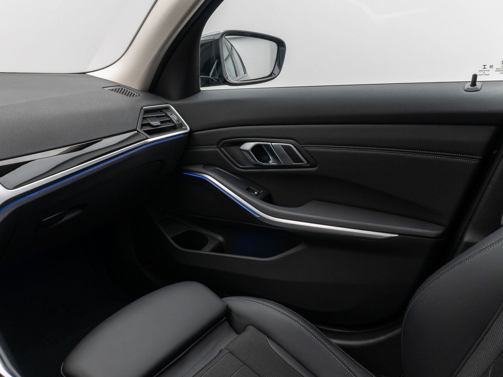Fahrzeugabbildung BMW 320d SportLine DAB PDC Geschwindigkeitsreg Alarm
