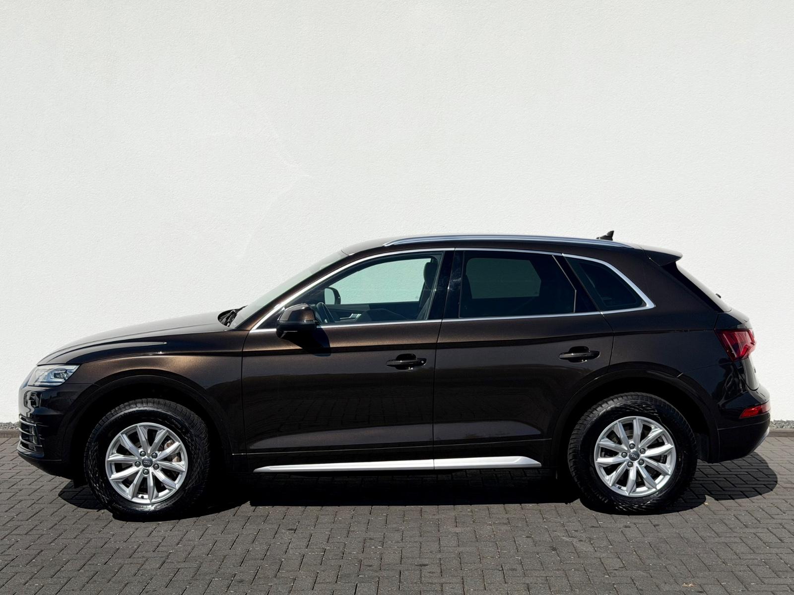 Audi Q5 2.0 TFSI quattro design /NAVI/LED/CAM/1.HAND/