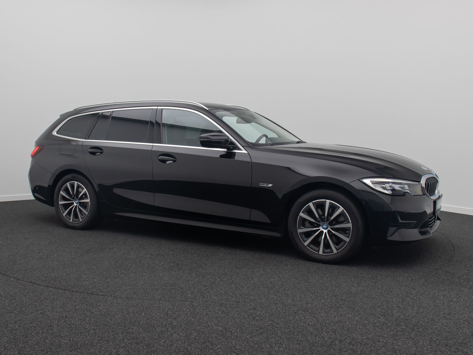 Fahrzeugabbildung BMW 320e Sport Line Alarm DAB Kamera Individual Komf