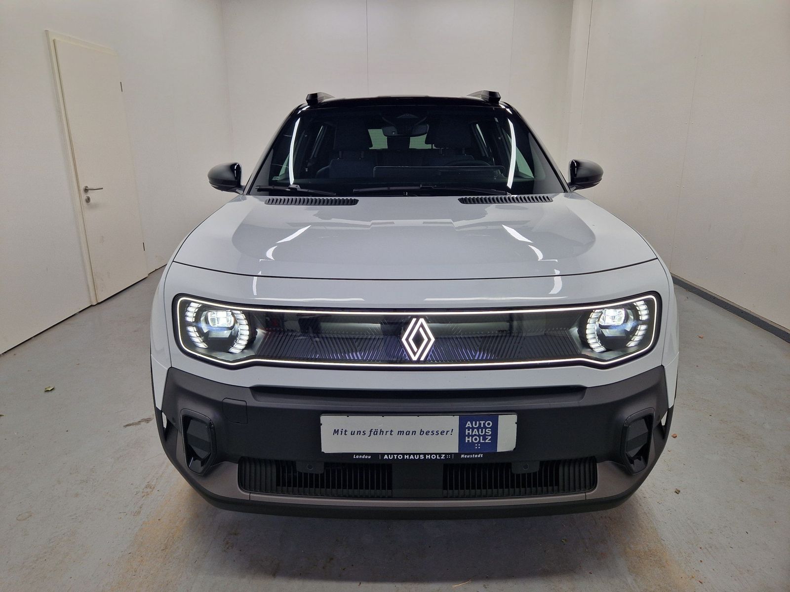RENAULT R 4 E-Tech Techno 150 Comfort Range – Bild 6