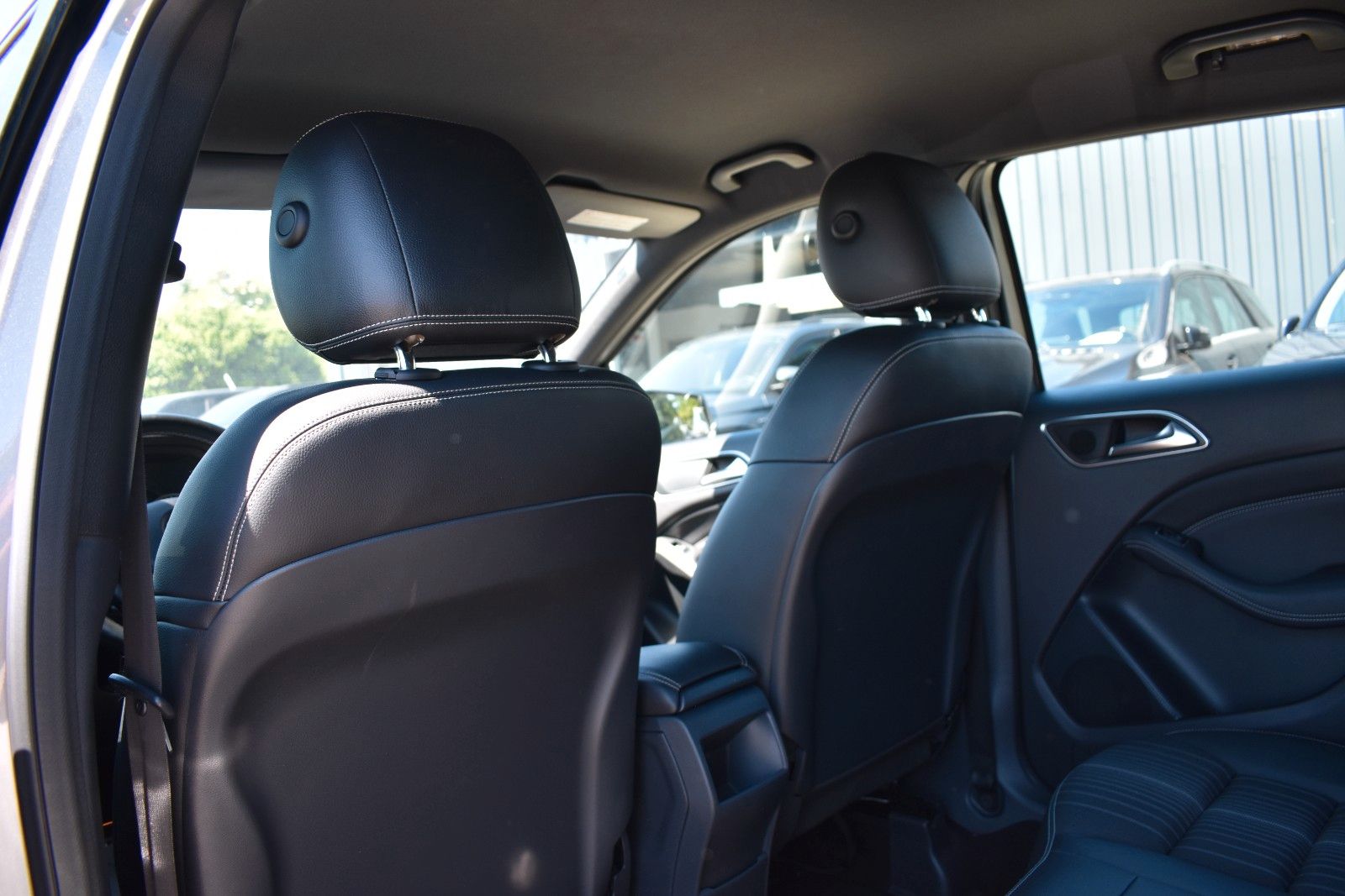 Fahrzeugabbildung Mercedes-Benz B 200 CDI Automatik Sport Paket Navi Sitzheizung