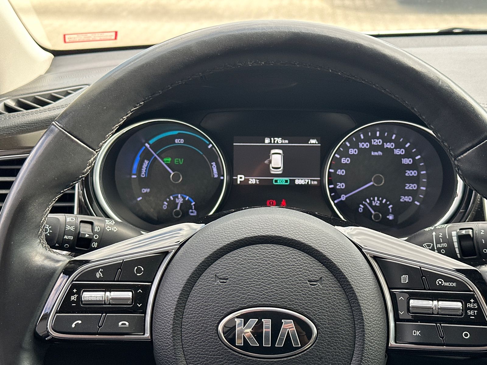 Fahrzeugabbildung Kia cee'd Sportswagon 1.6 GDI Plug-in Hybrid LED+KAM