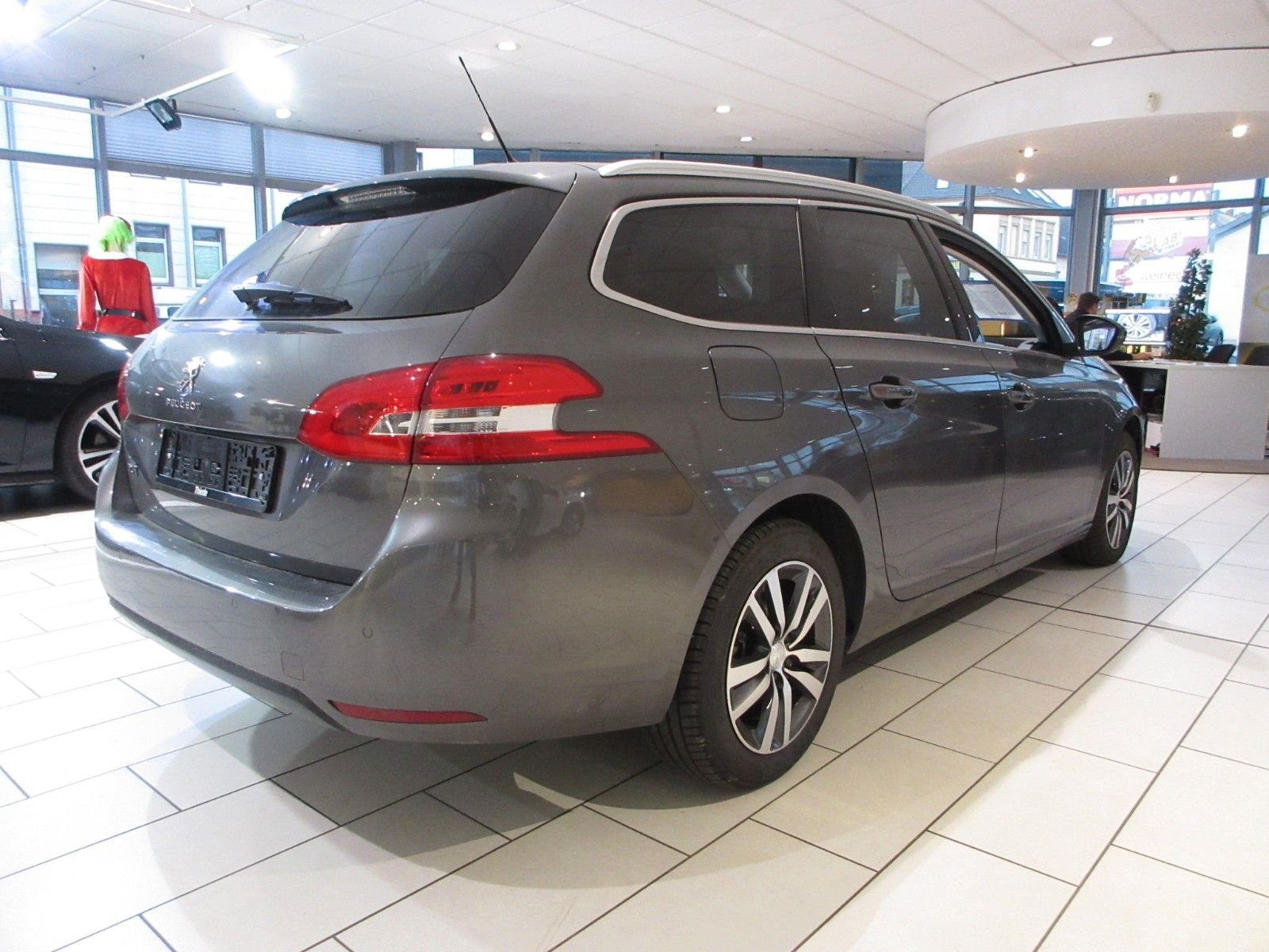 Fahrzeugabbildung Peugeot 308 SW Allure 1.2T LED/NAVI/PDC/R´CAM/BLIS