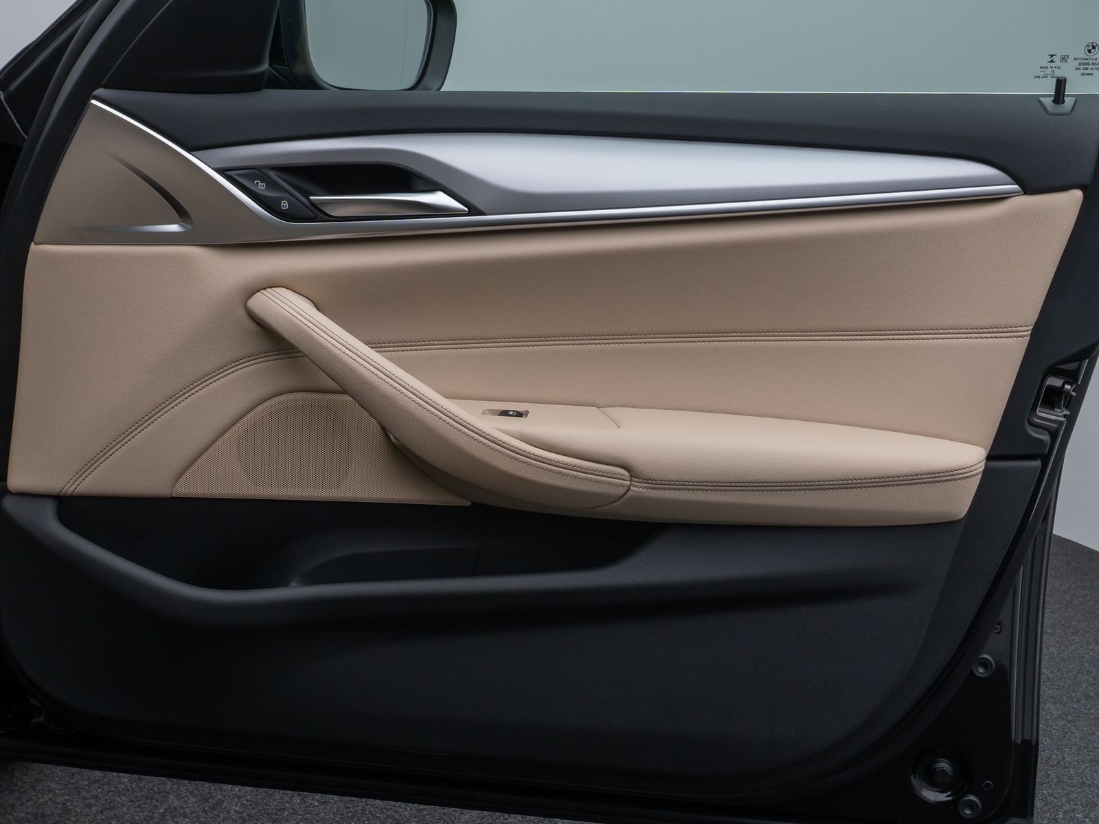 Fahrzeugabbildung BMW 530i Kamera Glasdach DAB Lenkrhzg Klima-4. Alarm