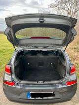 Hyundai i30 1.0 T-GDI Intro - Hyundai i30 Intro mit Benzin-Antrieb